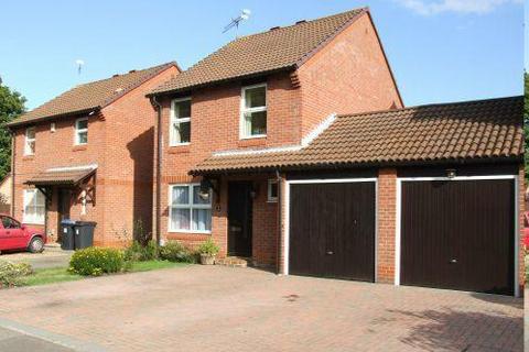 3 bedroom link detached house to rent, Merrivale Gardens, Woking GU21