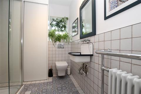 10 Viewland Road, London, SE18 1PE