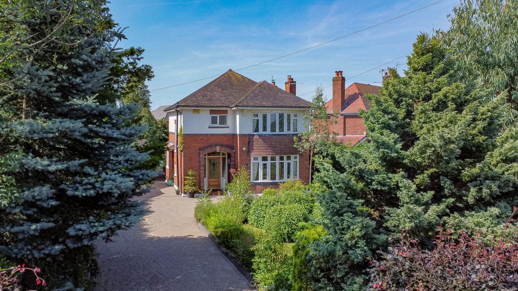 Middlewich Road, Sandbach, CW11 3 bed detached house for sale £550,000