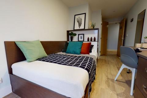 1 bedroom in a flat share to rent, Silver En Suite Plus at Penworks House, 5 Moland Street B4