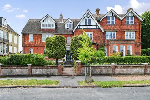 2 bedroom flat for sale, St. Johns Road, Eastbourne BN20