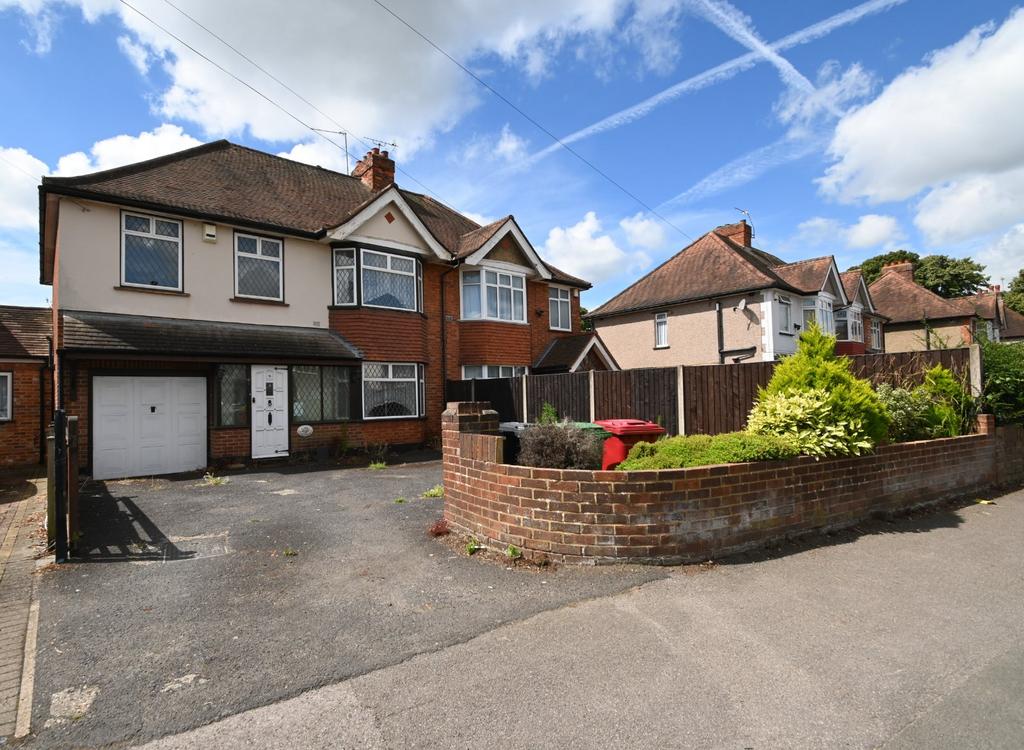 Langley Road, Langley, Berkshire, SL3 5 bed semidetached house for sale £800,000