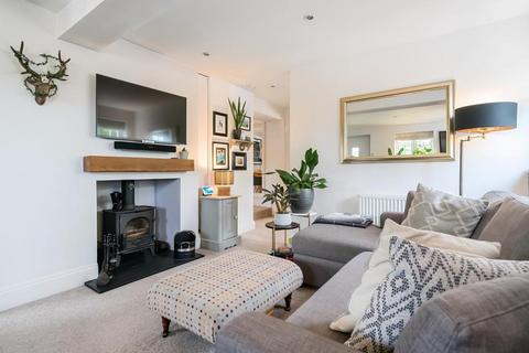 2 bedroom end of terrace house for sale, Hawridge Common,  Buckinghamshire,  HP5