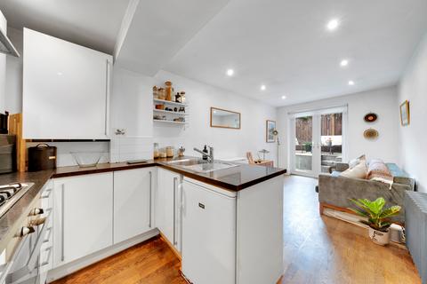 2 bedroom apartment for sale, York Way, Camden N7