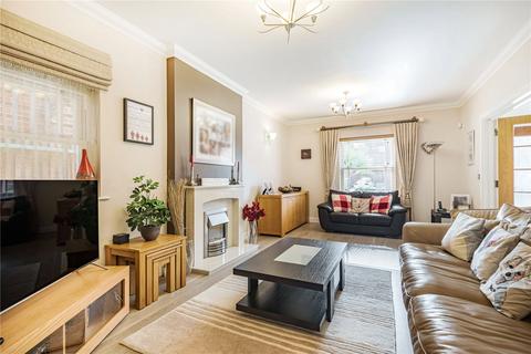 17 Longbourn, Windsor, SL4 3TN