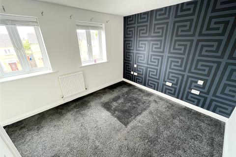 26 Lower Carrs, Ashton-under-lyne, OL6 9JG
