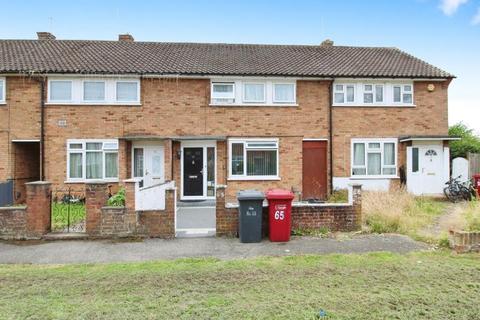 3 bedroom terraced house for sale, Gosling Road, Langley