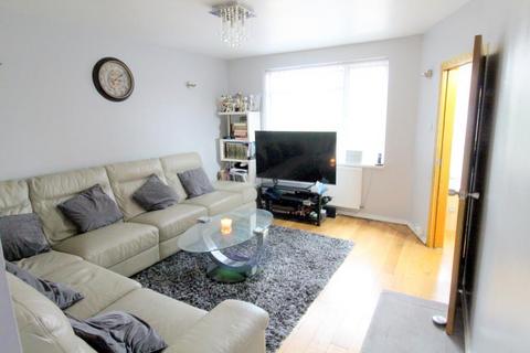 3 bedroom terraced house for sale, Gosling Road, Langley