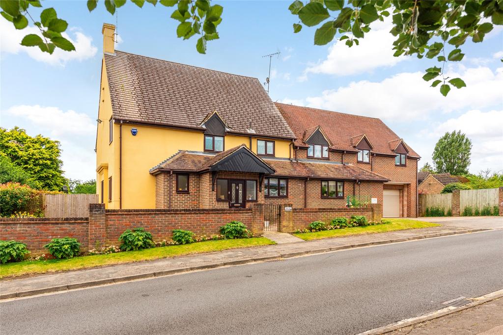 Hillside Road, Leighton Buzzard... 4 bed detached house for sale £