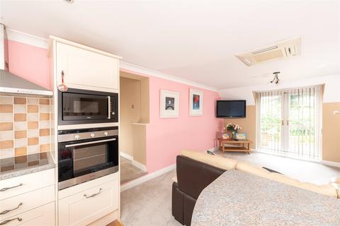 4 bedroom detached house for sale, Hillside Road, Leighton Buzzard, Bedfordshire, LU7