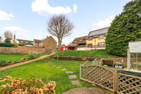 4 bedroom detached house for sale, Hillside Road, Leighton Buzzard, Bedfordshire, LU7