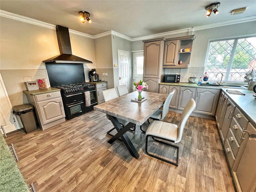 Kitchen/Dining Room