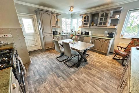 The Bungalow Hutton Avenue, Ashton-under-lyne, OL6 6QZ