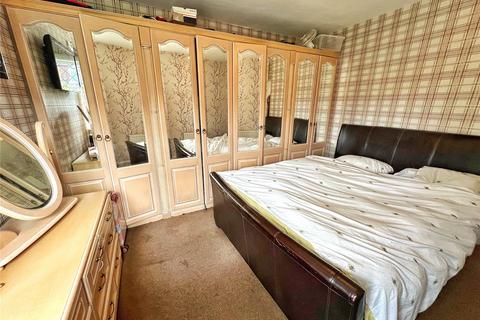 The Bungalow Hutton Avenue, Ashton-under-lyne, OL6 6QZ