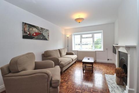 2 bedroom flat for sale, Woking,  Surrey,  GU22