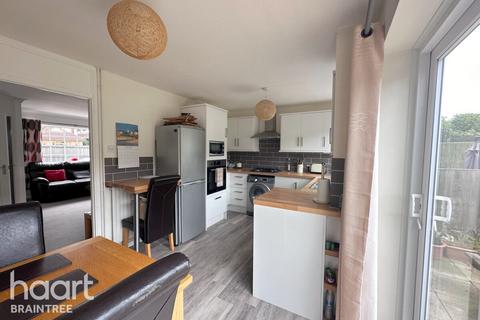 42 Elm Walk, Rayne, Braintree, CM77 6ES