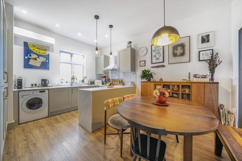 3 bedroom apartment for sale, Gleneldon Road, Streatham, SW16