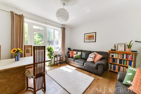 3 bedroom flat for sale, Sussex Close, Sussex Way, Archway