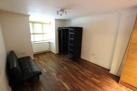 1 bedroom flat to rent, Maybury Mews, Woking GU21