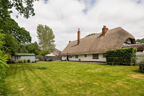 4 bedroom detached house for sale, Hollybush Lane, Burghfield Common, Berkshire