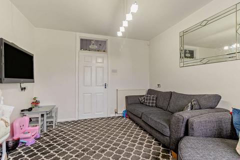 1 Askham Grove, Upton, Pontefract, WF9 1LT