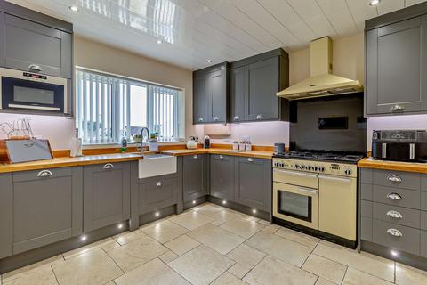 1 Askham Grove, Upton, Pontefract, WF9 1LT