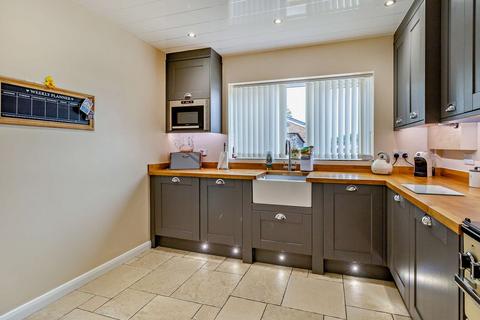 1 Askham Grove, Upton, Pontefract, WF9 1LT