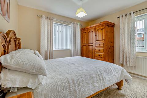 1 Askham Grove, Upton, Pontefract, WF9 1LT