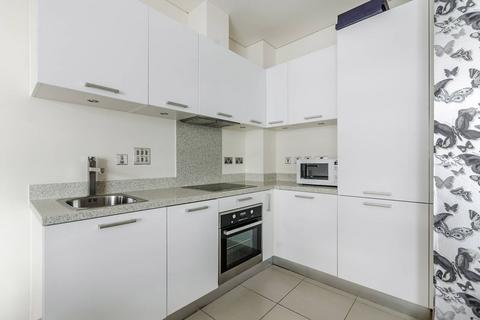 1 bedroom flat to rent, Chelsea Bridge Wharf, Battersea Park, London, SW11