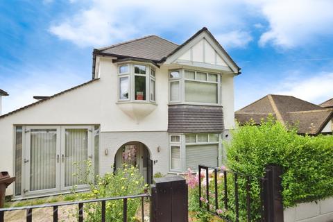 4 bedroom detached house to rent, Longhill Avenue Chatham ME5