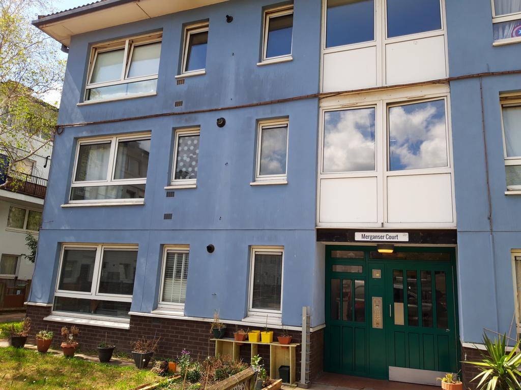 Merganser Court, SE8 2 bed flat to rent £1,400 pcm (£323 pw)