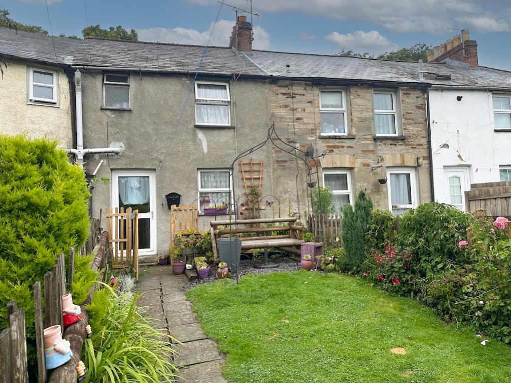 Pool Street, Bodmin, Cornwall, PL31 2 bed cottage for sale £140,000