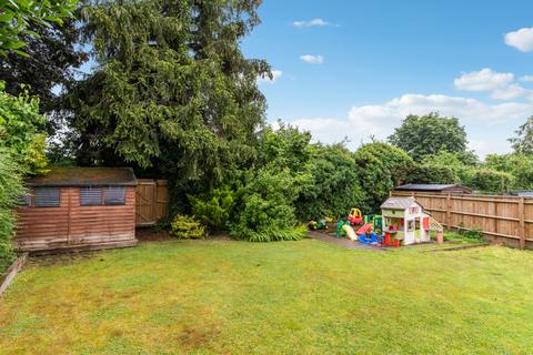 6 Meadow Walk, Bourne End, SL8 5TP