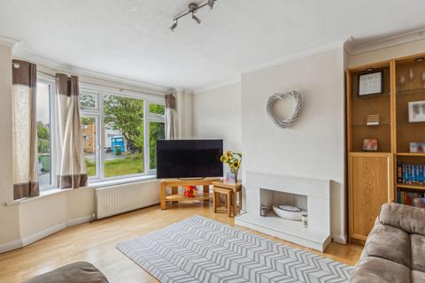 6 Meadow Walk, Bourne End, SL8 5TP
