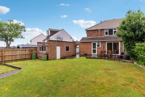 6 Meadow Walk, Bourne End, SL8 5TP