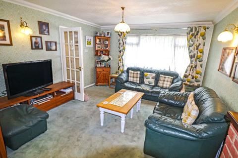 23 Edgemoor Road, Frimley, Camberley, GU16 9QG
