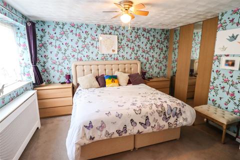 23 Edgemoor Road, Frimley, Camberley, GU16 9QG