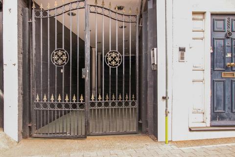 Flat 1, 384 Finchley Road, London, NW2 2HP