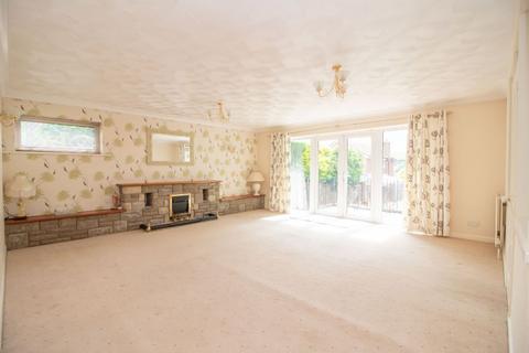 3 bedroom bungalow for sale, New Road, Clanfield, PO8 0NJ