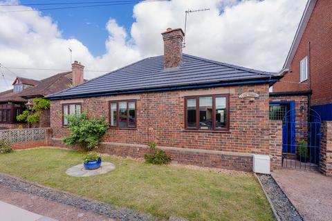3 bedroom detached bungalow for sale, Barnfield, Crediton, EX17
