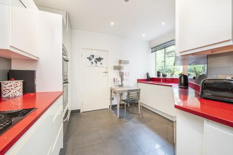 3 bedroom flat for sale, Fairacres, Roehampton Lane, London