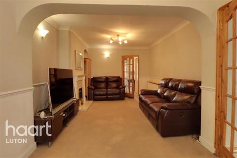 4 bedroom semi-detached house to rent, Florence Avenue,Leagrave