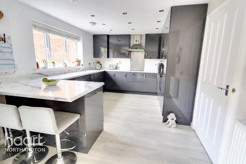 2 Eider Close, Northampton, NN4 9AD