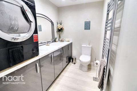 2 Eider Close, Northampton, NN4 9AD