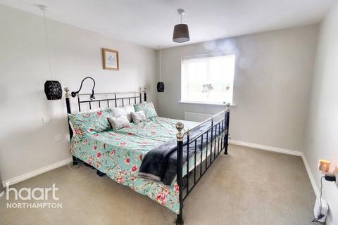 2 Eider Close, Northampton, NN4 9AD