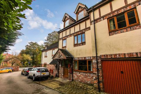 3 bedroom terraced house to rent, Lumb Brook Mews, Warrington, Cheshire