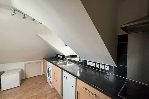 2 bedroom flat for sale, Flat 6, 92 Aldborough Road South, Ilford, Essex, IG3 8EY