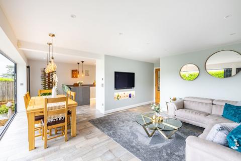 62 Harestone Hill, Caterham, CR3 6DG