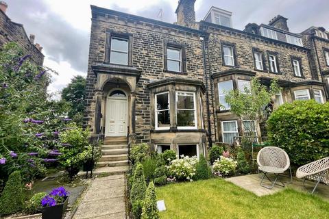 2 bedroom flat to rent, Parish Ghyll Road, Ilkley, West Yorkshire, UK, LS29