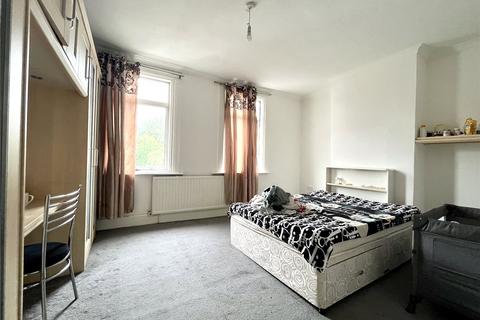 3 bedroom terraced house to rent, East Hill, Dartford, DA1